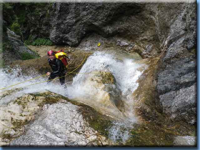 schöne Abseilstelle bei richtigem Wasserstand
